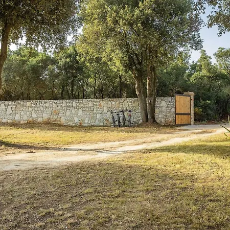 Casa Vala Romana With Jacuzzi And Big Garden Tatil Evi Pula