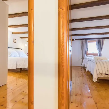 Hébergement de vacances Casa Vala Romana With Jacuzzi And Big Garden Pula