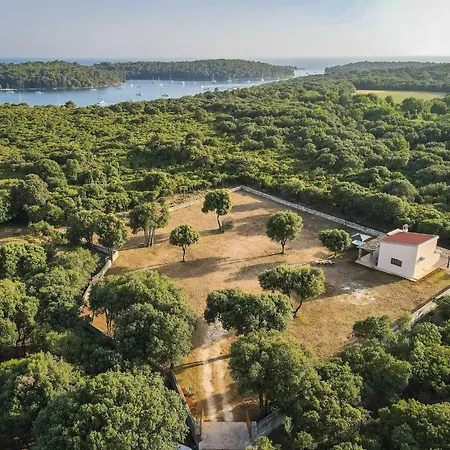 Casa Vala Romana With Jacuzzi And Big Garden Holiday home Pula