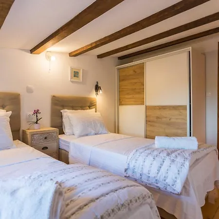 Casa Vala Romana With Jacuzzi And Big Garden Holiday home