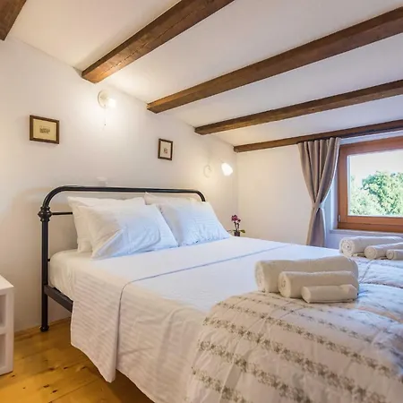 Holiday home Casa Vala Romana With Jacuzzi And Big Garden