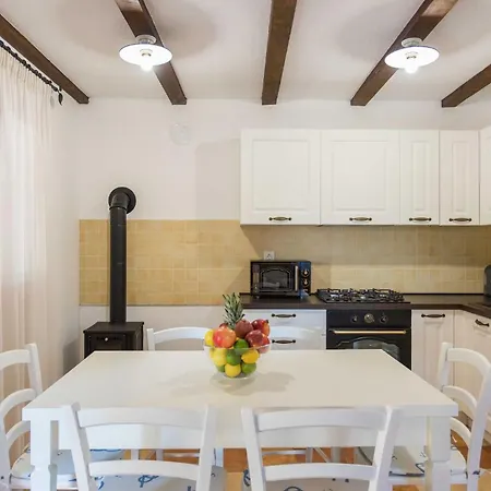 Casa Vala Romana With Jacuzzi And Big Garden 度假居 *