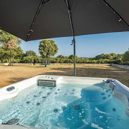 Casa Vala Romana With Jacuzzi And Big Garden Holiday home *