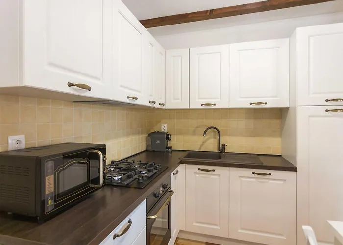 Casa Vala Romana With Jacuzzi And Big Garden Pula