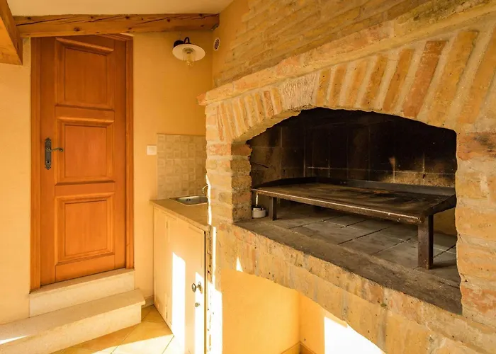 Casa Vala Romana With Jacuzzi And Big Garden Vikendica